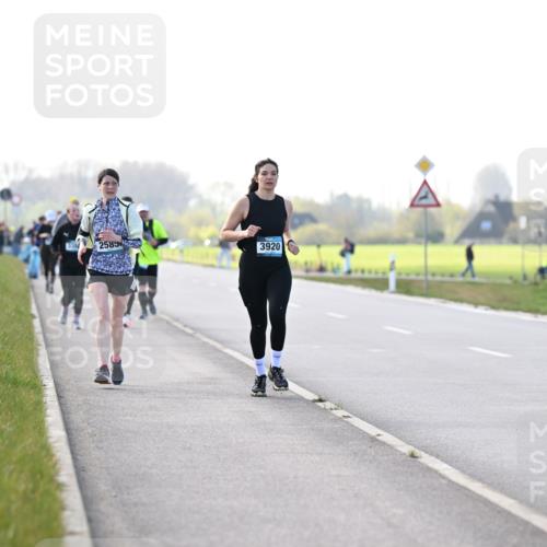 12.04.2026 - 45. Internationalen Wilhelmsburger Insellauf Dr. Thomas Lammeyer http://msf.ph/oto/9449260 12.04.2026 10:38:01 Laufen 2585, 3920 meine-sportfotos.de