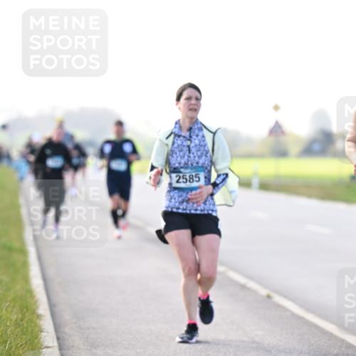 12.04.2026 - 45. Internationalen Wilhelmsburger Insellauf Dr. Thomas Lammeyer http://msf.ph/oto/9449288 12.04.2026 10:38:05 Laufen 2585, 3920 meine-sportfotos.de