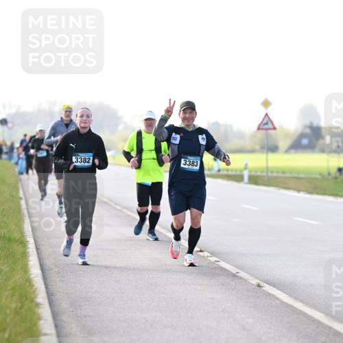 12.04.2026 - 45. Internationalen Wilhelmsburger Insellauf Dr. Thomas Lammeyer http://msf.ph/oto/9449308 12.04.2026 10:38:09 Laufen 3383, 3382 meine-sportfotos.de