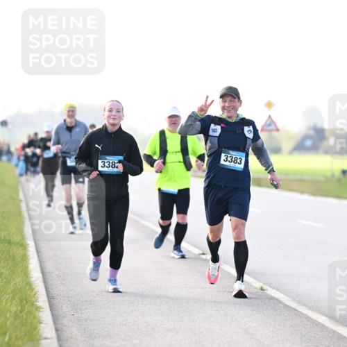 12.04.2026 - 45. Internationalen Wilhelmsburger Insellauf Dr. Thomas Lammeyer http://msf.ph/oto/9449318 12.04.2026 10:38:10 Laufen 3382, 3383 meine-sportfotos.de