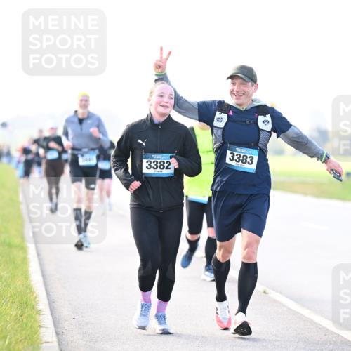12.04.2026 - 45. Internationalen Wilhelmsburger Insellauf Dr. Thomas Lammeyer http://msf.ph/oto/9449328 12.04.2026 10:38:11 Laufen 3382, 3383 meine-sportfotos.de
