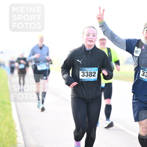 12.04.2026 - 45. Internationalen Wilhelmsburger Insellauf Dr. Thomas Lammeyer http://msf.ph/oto/9449335 12.04.2026 10:38:13 Laufen 3382, 3383, 3 meine-sportfotos.de
