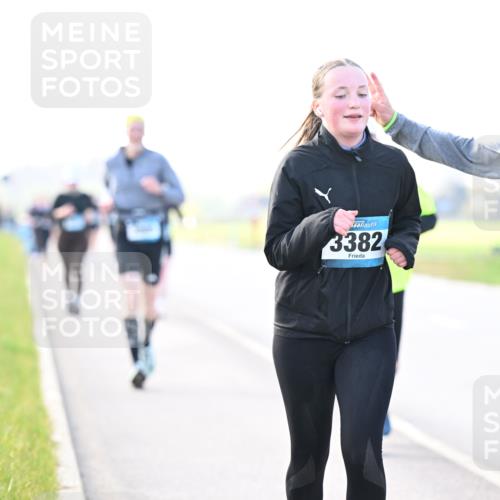 12.04.2026 - 45. Internationalen Wilhelmsburger Insellauf Dr. Thomas Lammeyer http://msf.ph/oto/9449338 12.04.2026 10:38:13 Laufen 3382, 3383 meine-sportfotos.de
