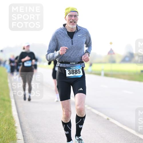 12.04.2026 - 45. Internationalen Wilhelmsburger Insellauf Dr. Thomas Lammeyer http://msf.ph/oto/9449353 12.04.2026 10:38:16 Laufen 3885 meine-sportfotos.de