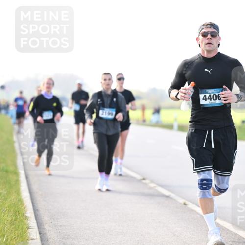 12.04.2026 - 45. Internationalen Wilhelmsburger Insellauf Dr. Thomas Lammeyer http://msf.ph/oto/9449424 12.04.2026 10:38:30 Laufen 4406, 2199 meine-sportfotos.de