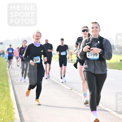 12.04.2026 - 45. Internationalen Wilhelmsburger Insellauf Dr. Thomas Lammeyer http://msf.ph/oto/9449442 12.04.2026 10:38:33 Laufen 2321, 2199 meine-sportfotos.de