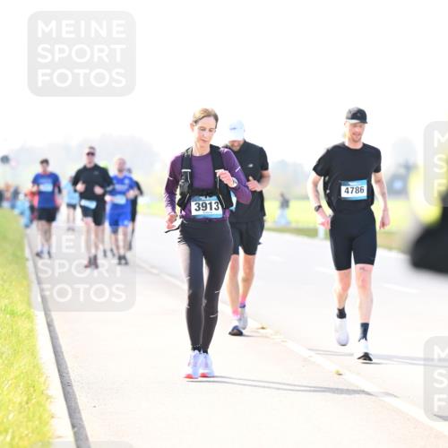 12.04.2026 - 45. Internationalen Wilhelmsburger Insellauf Dr. Thomas Lammeyer http://msf.ph/oto/9449456 12.04.2026 10:38:37 Laufen 4786, 3913 meine-sportfotos.de