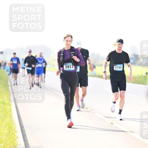 12.04.2026 - 45. Internationalen Wilhelmsburger Insellauf Dr. Thomas Lammeyer http://msf.ph/oto/9449457 12.04.2026 10:38:37 Laufen 3913, 4786 meine-sportfotos.de