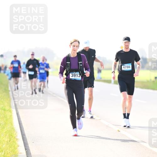 12.04.2026 - 45. Internationalen Wilhelmsburger Insellauf Dr. Thomas Lammeyer http://msf.ph/oto/9449458 12.04.2026 10:38:37 Laufen 4786, 3913 meine-sportfotos.de