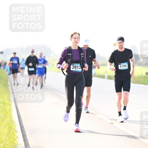 12.04.2026 - 45. Internationalen Wilhelmsburger Insellauf Dr. Thomas Lammeyer http://msf.ph/oto/9449460 12.04.2026 10:38:38 Laufen 3913, 4786 meine-sportfotos.de