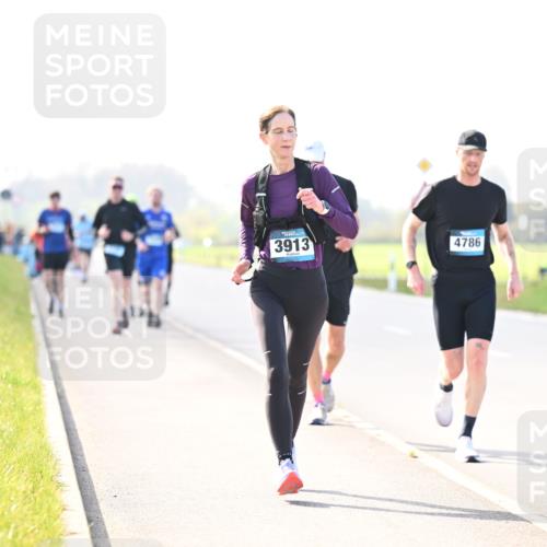 12.04.2026 - 45. Internationalen Wilhelmsburger Insellauf Dr. Thomas Lammeyer http://msf.ph/oto/9449462 12.04.2026 10:38:38 Laufen 3913, 4786 meine-sportfotos.de