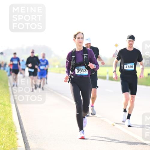 12.04.2026 - 45. Internationalen Wilhelmsburger Insellauf Dr. Thomas Lammeyer http://msf.ph/oto/9449463 12.04.2026 10:38:38 Laufen 3913, 4786 meine-sportfotos.de