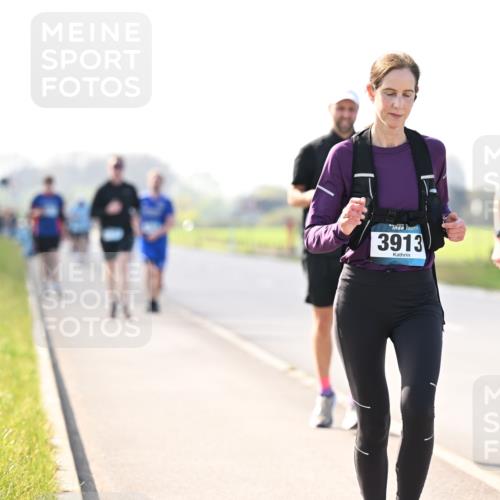 12.04.2026 - 45. Internationalen Wilhelmsburger Insellauf Dr. Thomas Lammeyer http://msf.ph/oto/9449469 12.04.2026 10:38:40 Laufen 3913, 4786 meine-sportfotos.de