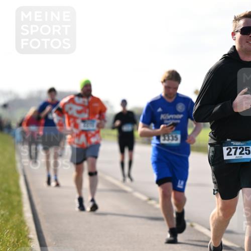12.04.2026 - 45. Internationalen Wilhelmsburger Insellauf Dr. Thomas Lammeyer http://msf.ph/oto/9449514 12.04.2026 10:38:49 Laufen 3335, 45, 2725 meine-sportfotos.de