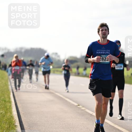 12.04.2026 - 45. Internationalen Wilhelmsburger Insellauf Dr. Thomas Lammeyer http://msf.ph/oto/9449545 12.04.2026 10:38:55 Laufen 2823, 2486 meine-sportfotos.de