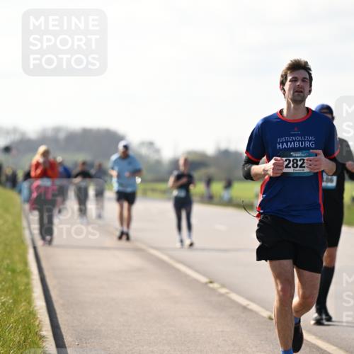 12.04.2026 - 45. Internationalen Wilhelmsburger Insellauf Dr. Thomas Lammeyer http://msf.ph/oto/9449547 12.04.2026 10:38:55 Laufen 282 meine-sportfotos.de