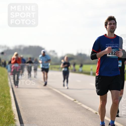 12.04.2026 - 45. Internationalen Wilhelmsburger Insellauf Dr. Thomas Lammeyer http://msf.ph/oto/9449548 12.04.2026 10:38:56 Laufen 282 meine-sportfotos.de