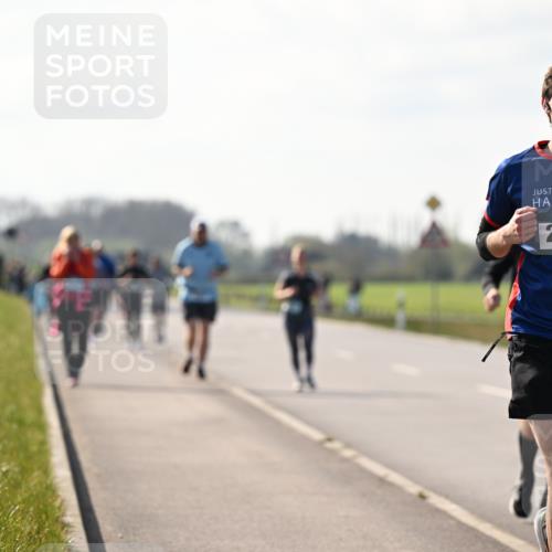 12.04.2026 - 45. Internationalen Wilhelmsburger Insellauf Dr. Thomas Lammeyer http://msf.ph/oto/9449552 12.04.2026 10:38:56 Laufen 2825 meine-sportfotos.de