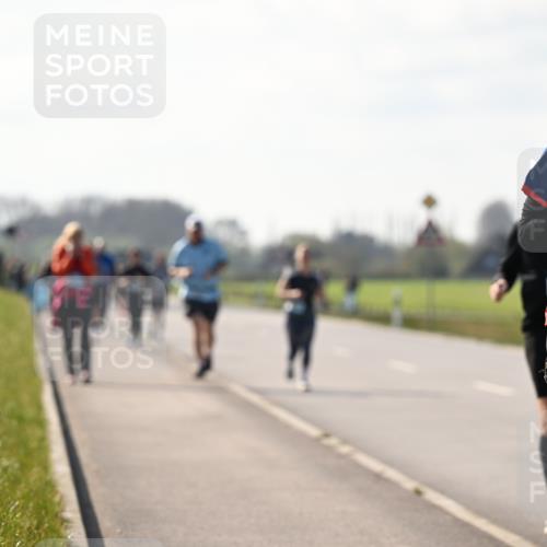 12.04.2026 - 45. Internationalen Wilhelmsburger Insellauf Dr. Thomas Lammeyer http://msf.ph/oto/9449554 12.04.2026 10:38:56 Laufen 2823 meine-sportfotos.de