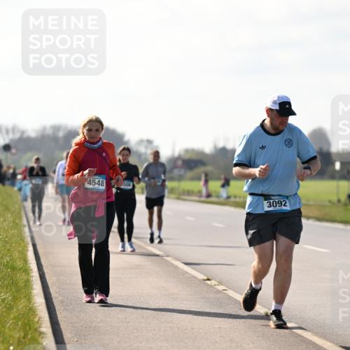 12.04.2026 - 45. Internationalen Wilhelmsburger Insellauf Dr. Thomas Lammeyer http://msf.ph/oto/9449590 12.04.2026 10:39:05 Laufen 4548, 3092, 3155 meine-sportfotos.de