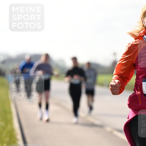 12.04.2026 - 45. Internationalen Wilhelmsburger Insellauf Dr. Thomas Lammeyer http://msf.ph/oto/9449618 12.04.2026 10:39:09 Laufen 8, 45, 4548 meine-sportfotos.de
