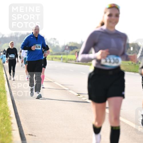 12.04.2026 - 45. Internationalen Wilhelmsburger Insellauf Dr. Thomas Lammeyer http://msf.ph/oto/9449644 12.04.2026 10:39:14 Laufen 2548, 828, 3500 meine-sportfotos.de