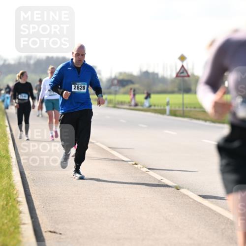 12.04.2026 - 45. Internationalen Wilhelmsburger Insellauf Dr. Thomas Lammeyer http://msf.ph/oto/9449651 12.04.2026 10:39:15 Laufen 35, 40, 2828, 230 meine-sportfotos.de