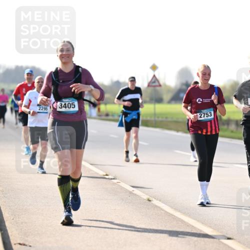 12.04.2026 - 45. Internationalen Wilhelmsburger Insellauf Dr. Thomas Lammeyer http://msf.ph/oto/9449704 12.04.2026 10:39:42 Laufen 2295, 3405, 3003, 2753, 3115 meine-sportfotos.de