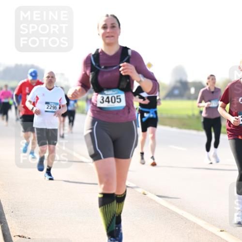 12.04.2026 - 45. Internationalen Wilhelmsburger Insellauf Dr. Thomas Lammeyer http://msf.ph/oto/9449710 12.04.2026 10:39:43 Laufen 2295, 3405, 2753 meine-sportfotos.de