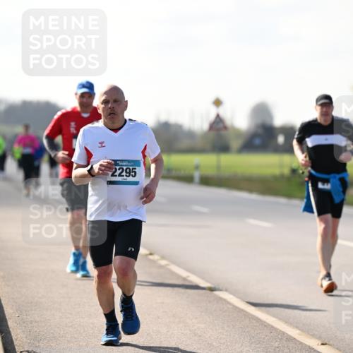 12.04.2026 - 45. Internationalen Wilhelmsburger Insellauf Dr. Thomas Lammeyer http://msf.ph/oto/9449719 12.04.2026 10:39:46 Laufen 2295 meine-sportfotos.de