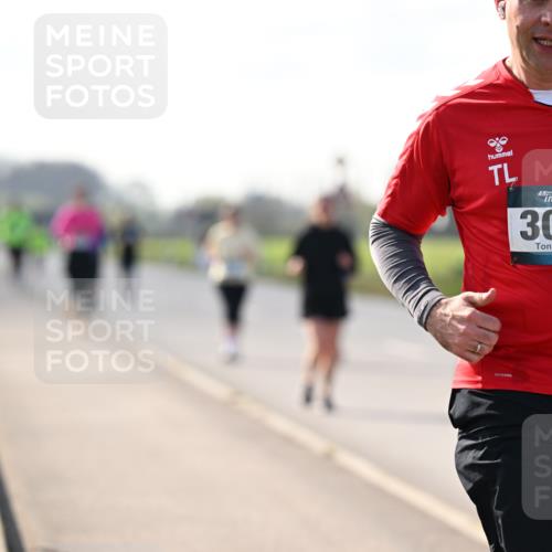 12.04.2026 - 45. Internationalen Wilhelmsburger Insellauf Dr. Thomas Lammeyer http://msf.ph/oto/9449749 12.04.2026 10:39:51 Laufen 45, 3046 meine-sportfotos.de