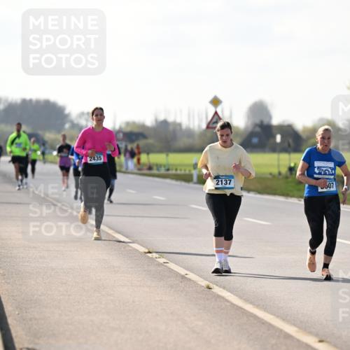 12.04.2026 - 45. Internationalen Wilhelmsburger Insellauf Dr. Thomas Lammeyer http://msf.ph/oto/9449763 12.04.2026 10:39:56 Laufen 2435, 2137, 507 meine-sportfotos.de