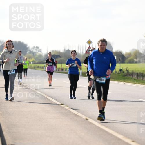 12.04.2026 - 45. Internationalen Wilhelmsburger Insellauf Dr. Thomas Lammeyer http://msf.ph/oto/9449814 12.04.2026 10:40:04 Laufen 5309, 3703, 3844, 2867, 3884 meine-sportfotos.de