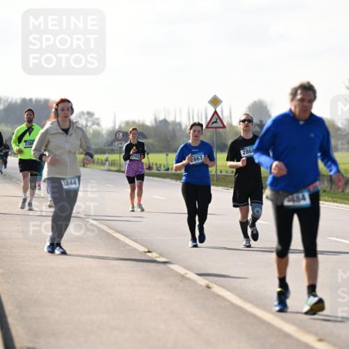 12.04.2026 - 45. Internationalen Wilhelmsburger Insellauf Dr. Thomas Lammeyer http://msf.ph/oto/9449820 12.04.2026 10:40:05 Laufen 309, 2385, 3844, 2, 3703, 2867, 2868, 484 meine-sportfotos.de