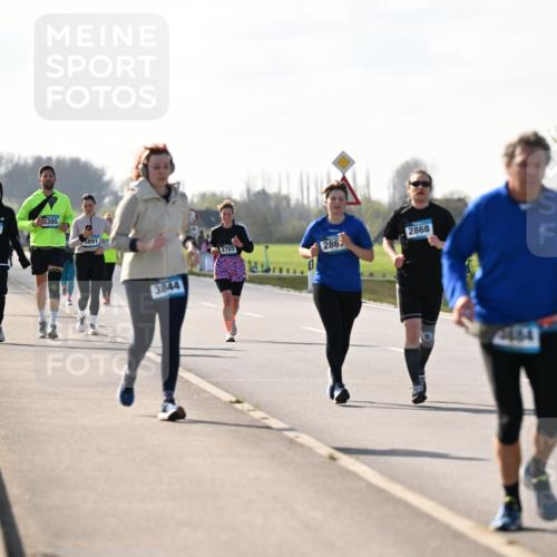 12.04.2026 - 45. Internationalen Wilhelmsburger Insellauf Dr. Thomas Lammeyer http://msf.ph/oto/9449823 12.04.2026 10:40:06 Laufen 5309, 385, 3891, 3844, 3703, 286, 2868, 4484 meine-sportfotos.de