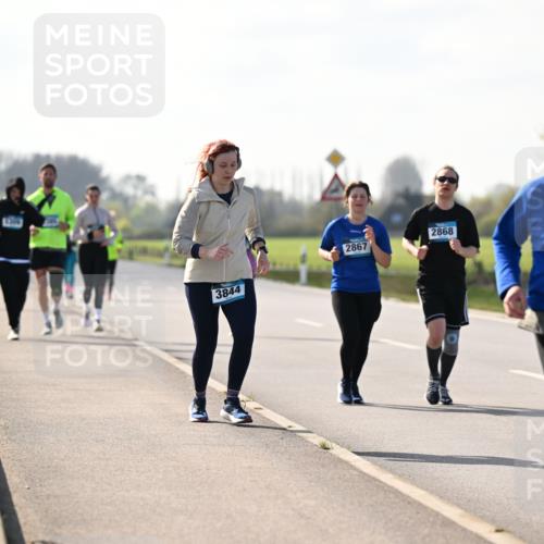 12.04.2026 - 45. Internationalen Wilhelmsburger Insellauf Dr. Thomas Lammeyer http://msf.ph/oto/9449826 12.04.2026 10:40:06 Laufen 305, 3844, 2867, 2868, 3884 meine-sportfotos.de
