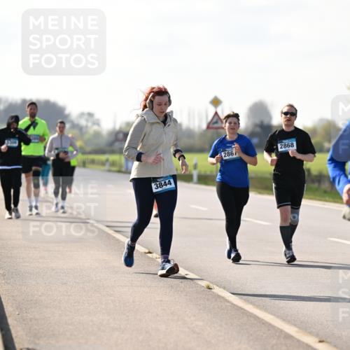 12.04.2026 - 45. Internationalen Wilhelmsburger Insellauf Dr. Thomas Lammeyer http://msf.ph/oto/9449827 12.04.2026 10:40:06 Laufen 3844, 286, 2868, 3884 meine-sportfotos.de