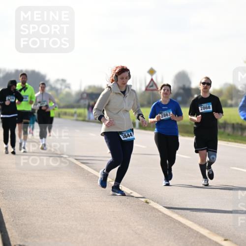 12.04.2026 - 45. Internationalen Wilhelmsburger Insellauf Dr. Thomas Lammeyer http://msf.ph/oto/9449828 12.04.2026 10:40:07 Laufen 3844, 2867, 2868, 3884 meine-sportfotos.de