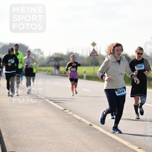 12.04.2026 - 45. Internationalen Wilhelmsburger Insellauf Dr. Thomas Lammeyer http://msf.ph/oto/9449833 12.04.2026 10:40:07 Laufen 3844, 2868 meine-sportfotos.de