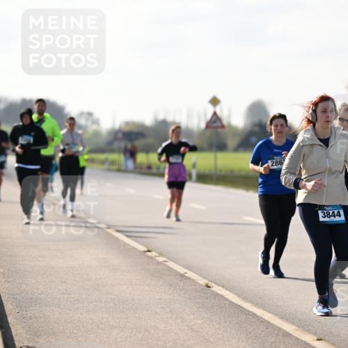 12.04.2026 - 45. Internationalen Wilhelmsburger Insellauf Dr. Thomas Lammeyer http://msf.ph/oto/9449836 12.04.2026 10:40:08 Laufen 286, 3844 meine-sportfotos.de
