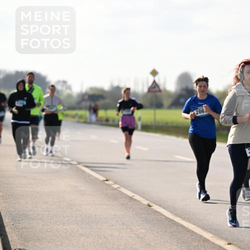 12.04.2026 - 45. Internationalen Wilhelmsburger Insellauf Dr. Thomas Lammeyer http://msf.ph/oto/9449837 12.04.2026 10:40:08 Laufen 286, 3844 meine-sportfotos.de