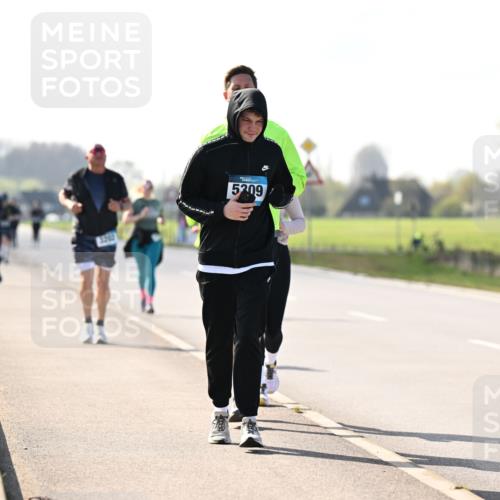 12.04.2026 - 45. Internationalen Wilhelmsburger Insellauf Dr. Thomas Lammeyer http://msf.ph/oto/9449880 12.04.2026 10:40:15 Laufen 5209 meine-sportfotos.de
