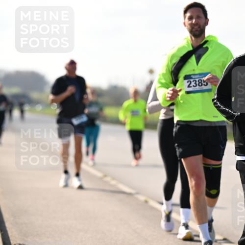 12.04.2026 - 45. Internationalen Wilhelmsburger Insellauf Dr. Thomas Lammeyer http://msf.ph/oto/9449892 12.04.2026 10:40:18 Laufen 2385, 5309 meine-sportfotos.de