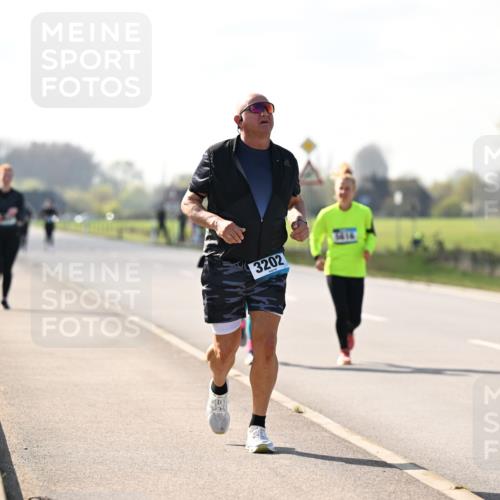 12.04.2026 - 45. Internationalen Wilhelmsburger Insellauf Dr. Thomas Lammeyer http://msf.ph/oto/9449904 12.04.2026 10:40:20 Laufen 3202 meine-sportfotos.de