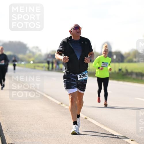 12.04.2026 - 45. Internationalen Wilhelmsburger Insellauf Dr. Thomas Lammeyer http://msf.ph/oto/9449906 12.04.2026 10:40:20 Laufen 3202 meine-sportfotos.de