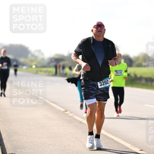 12.04.2026 - 45. Internationalen Wilhelmsburger Insellauf Dr. Thomas Lammeyer http://msf.ph/oto/9449910 12.04.2026 10:40:21 Laufen 3202 meine-sportfotos.de