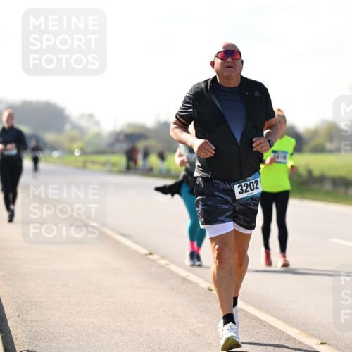 12.04.2026 - 45. Internationalen Wilhelmsburger Insellauf Dr. Thomas Lammeyer http://msf.ph/oto/9449911 12.04.2026 10:40:21 Laufen 3202 meine-sportfotos.de