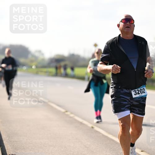 12.04.2026 - 45. Internationalen Wilhelmsburger Insellauf Dr. Thomas Lammeyer http://msf.ph/oto/9449917 12.04.2026 10:40:22 Laufen 3202 meine-sportfotos.de