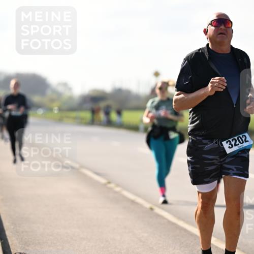 12.04.2026 - 45. Internationalen Wilhelmsburger Insellauf Dr. Thomas Lammeyer http://msf.ph/oto/9449918 12.04.2026 10:40:22 Laufen 3202 meine-sportfotos.de