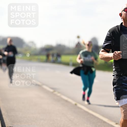 12.04.2026 - 45. Internationalen Wilhelmsburger Insellauf Dr. Thomas Lammeyer http://msf.ph/oto/9449922 12.04.2026 10:40:22 Laufen 3202 meine-sportfotos.de